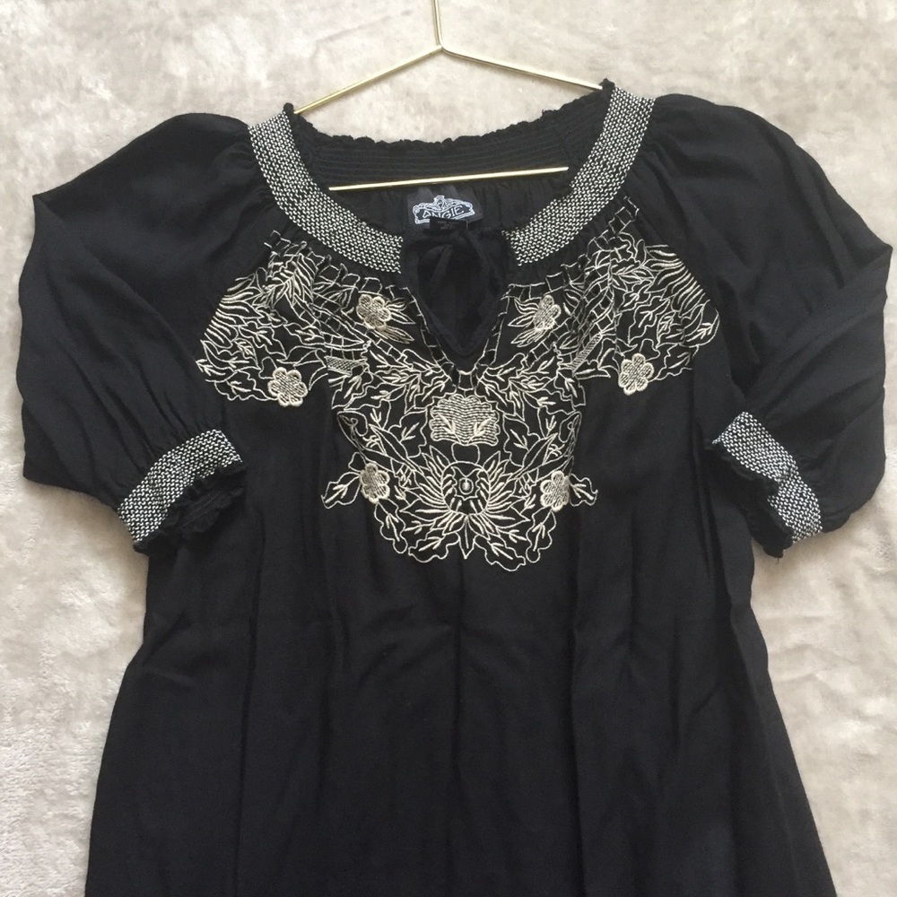 Nordstrom Angie | Women’s  Embroidered Shift Dress